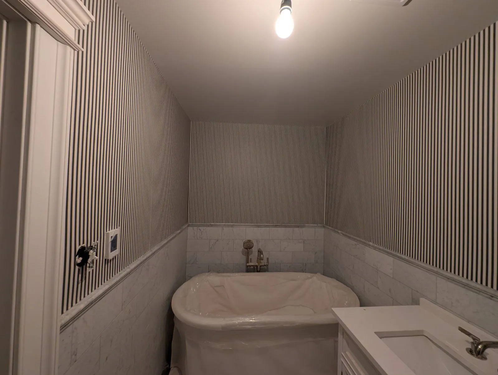 Professional wallpaper removal service in Washington